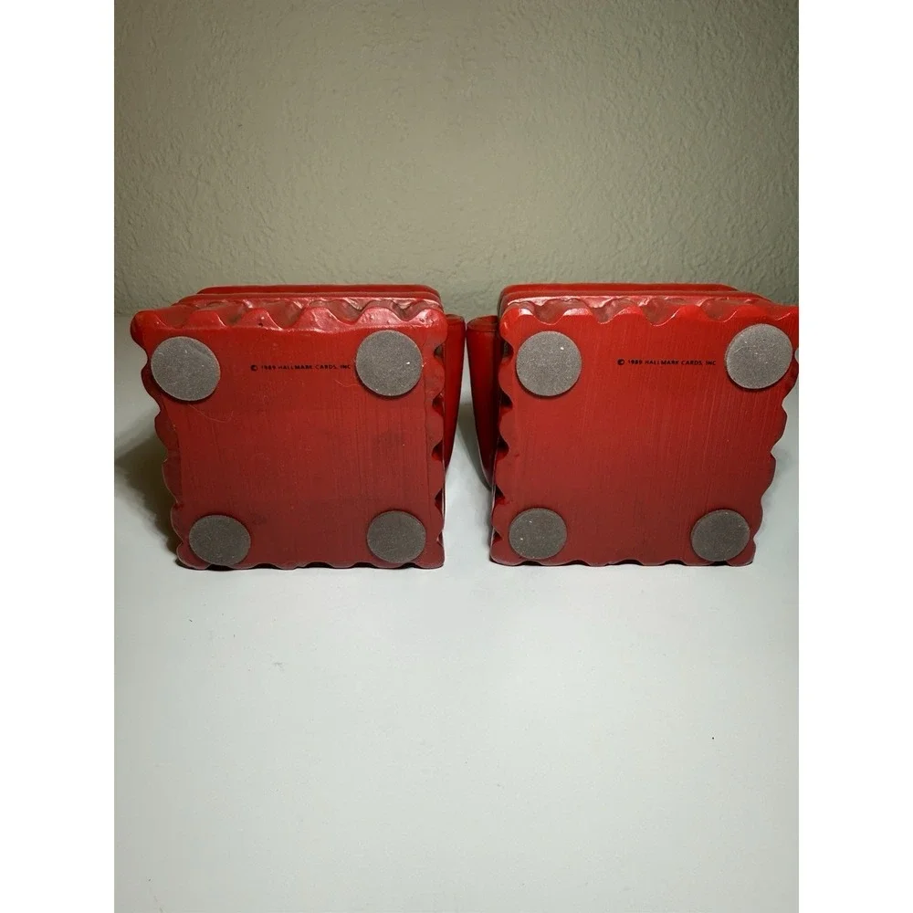 Vintage 1989 Hallmark Cards, Inc Two Black & White Cat In Red Chair Bookend Set - Picture 4 of 5
